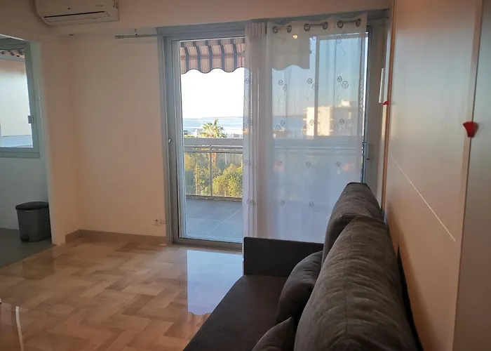 Sea Side Oceanides شقة